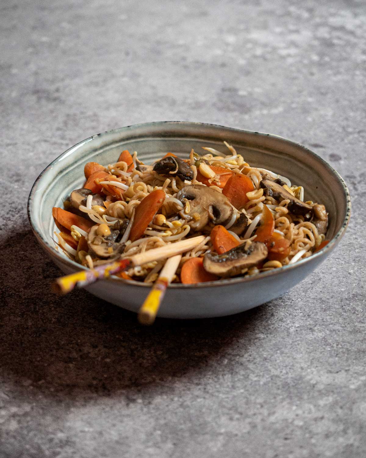 crunchy-noodles-with-mushrooms
